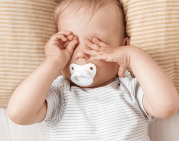 Wenn das Baby nachts ständig aufwacht: Ursachen und was deinem Baby wirklich helfen kann