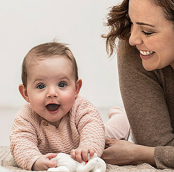 Blähungen - Baby mit Mama - Jetzt Osaflat